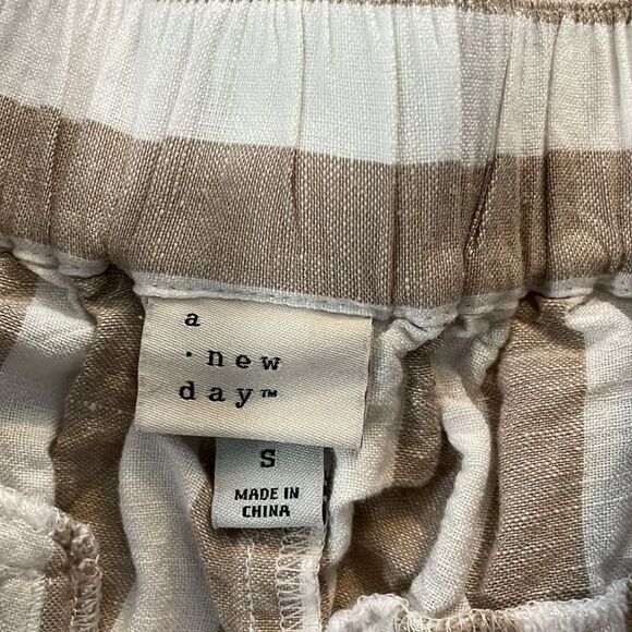 Tan and White Stripe Pull on Linen Blend Shorts - Picture 3 of 5